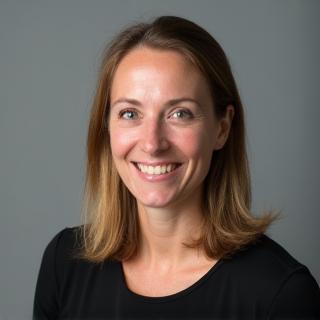 Professional photo of Dr. Helena Fischer
